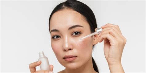 Perbedaan Essence Dan Serum Yang Mendasar Ketahui Cara Menggunakannya