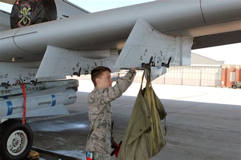 DVIDS - Images - A-1 crew chief training [Image 4 of 4]