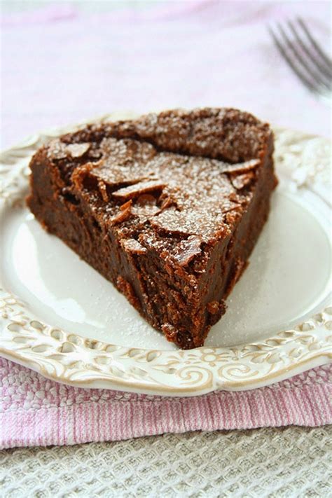 Chocolate Fudge Cake recipe | Chefthisup