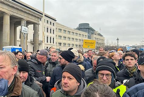 Landwirte In Berlin Demo Gegen Sparpl Ne Der Ampelkoalition