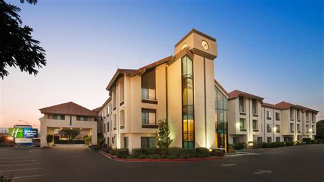 Holiday Inn Express & Suites Santa Clara - Silicon Valley from $115 ...