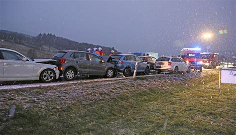 Piding Massen Unfall Mit F Nf Autos Auf Schneeglatter B Fordert F Nf