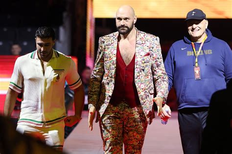 Tyson Fury makes telling gesture after brother Roman Fury leaves ...