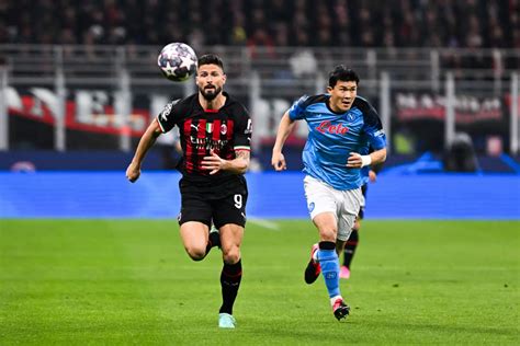 Olivier Giroud Prolonge Jusquen 2024 Avec Lac Milan Italie Ac