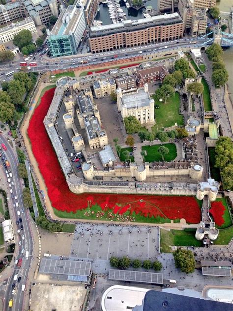 Amazing aerial view of Tower of London poppies display | London - ITV News