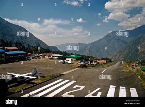 Nepal, Everest, Lukla. Tenzing-Hillary Airport at Lukla Stock Photo - Alamy