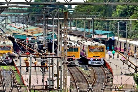 300 Train Cancelled In Sealdah Division