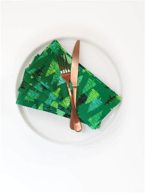 Modern Green Christmas Tree Cloth Napkins – 90 West Linen Co.