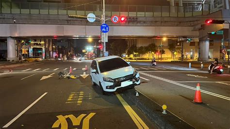 台中凌晨死亡車禍！31歲男騎ubike疑搶黃燈遭輾斃 母在後方目睹崩潰 社會焦點 太報 Taisounds