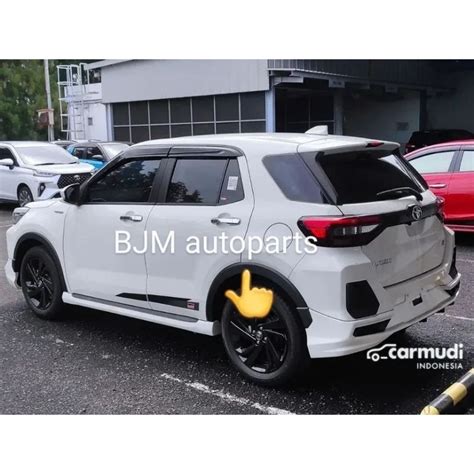 Jual Bodykit Spoiler Moulding Quarter Belakang Raize Rocky Original