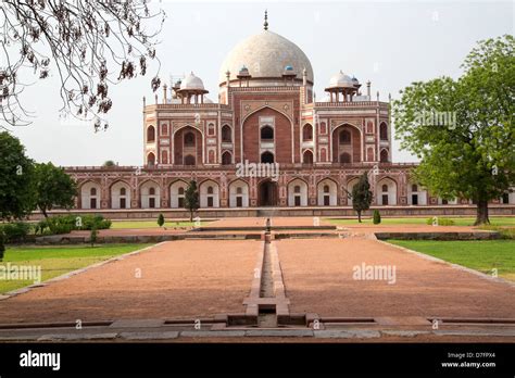 Humayun Tomb Delhi Hi Res Stock Photography And Images Alamy