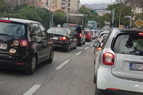 Naoružajte se strpljenjem i dalje su gužve na cestama DuList