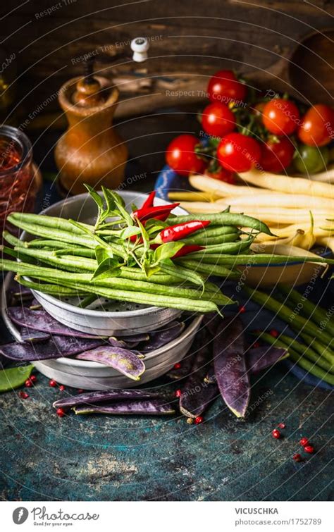 Kochen Mit Bunten Erbsen Und Bohnenschoten Ein Lizenzfreies Stock