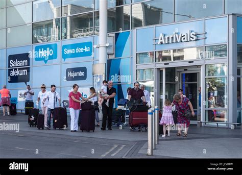 Arrivals entrance birmingham airport hi-res stock photography and ...