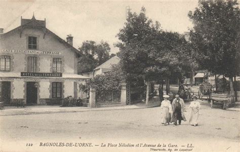 Bagnoles de l Orne 122 La Place Nélodion et l Avenue de la gare