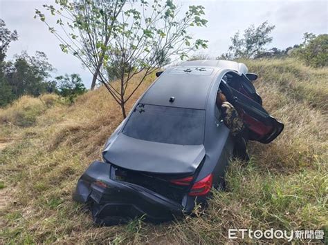 快訊／何潤東驚傳車禍！「瑪莎拉蒂被撞凹」 副導演受傷送醫 Ettoday社會新聞 Ettoday新聞雲