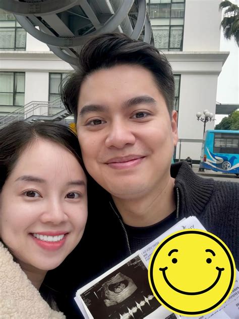 Cựu hot girl công bố mang bầu sau tháng kết hôn con trai riêng có phản ứng gì