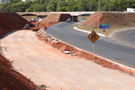 A Estrada Setor Policial Militar Espm Faz Parte Do Corredor Eixo