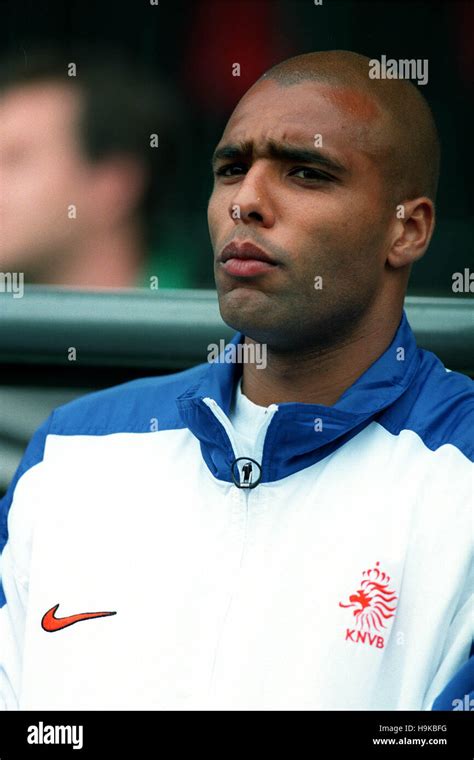 PIERRE VAN HOOIJDONK HOLLAND & NOTTINGHAM FOREST FC 25 June 1998 Stock Photo - Alamy