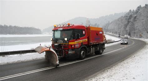 Uwaga na śnieg i śnieg z deszczem GDDKiA apeluje do kierowców o