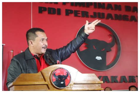 Poster Ganjar Pranowo Dicopot Dpc Pdi Perjuangan Minta Ketua Komisi A