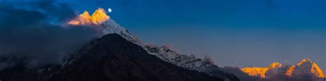 100+ Everest By Moonlight Himalayas Nepal Stock Photos, Pictures ...