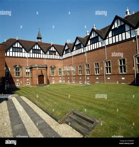 The Natural History Museum at Tring Stock Photo - Alamy