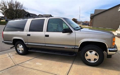 Barely Used 1999 Gmc Suburban Slt K1500 4x4 Barn Finds