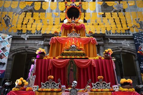 Ofrenda En El Palacio Municipal Rompe R Cord De Visitantes Con M S De