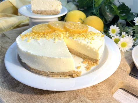 Receta de tarta de queso crema y limón con base de galleta el postre