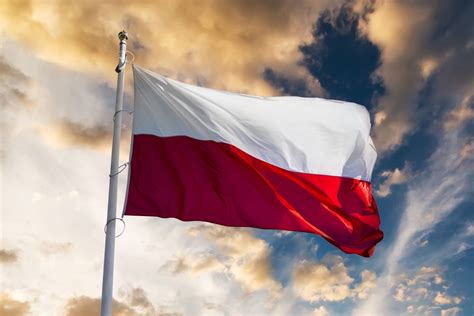 Świętujemy Dzień Flagi Rzeczypospolitej Polskiej Co jest flagą a co