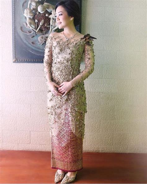 √ 60 Model Kebaya Batik Modern Kombinasi Terbaru 2020