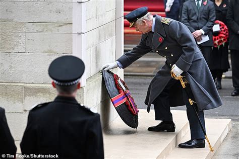 Kate Middleton Cuts A Solemn Figure In An Elegant Black Outfit As She