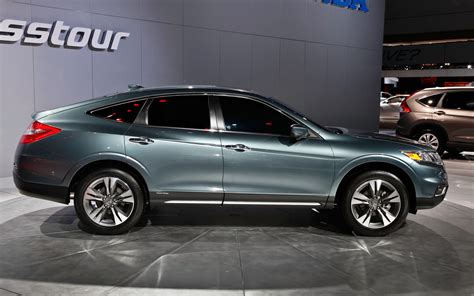 Honda Crosstour - Information and photos - MOMENTcar