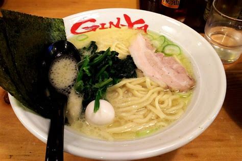 『濃厚豚骨らーめん塩硬め多め家系麺（760円）』横浜家系ラーメン 吟家 船橋咲が丘店のレビュー ラーメンデータベース