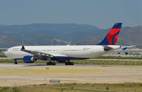 A Delta Airlines N Nw Bcn L Ami Du Tarmac Flickr