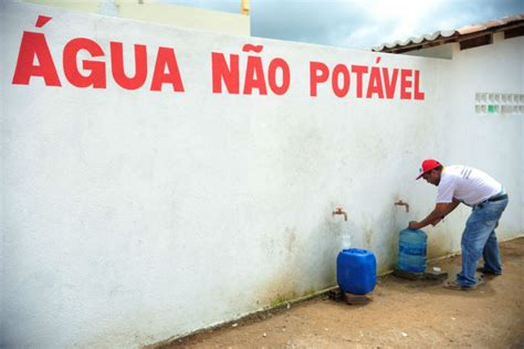 Mais De Meio Bilh O De Pessoas N O T M Acesso A Gua Pot Vel Cartacapital