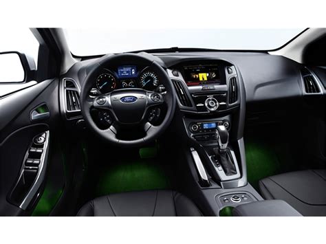 2018 Ford Focus: 107 Interior Photos | U.S. News