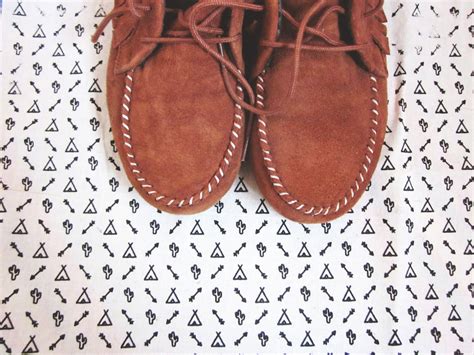 Le Petit Pot Diy Tutorial Customize Your Moccasins