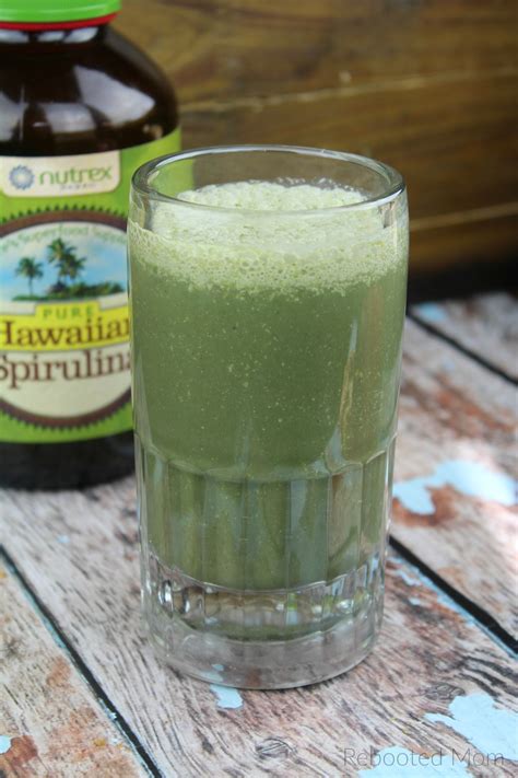 Super Green Healthy Spirulina Smoothie