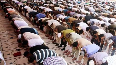 Amalan Sunnah Sebelum Sholat Jumat Mandi Hingga Memakai Wewangian