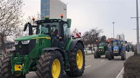 Huelga De Agricultores Una Tractorada Entre Llanes Asturias Y