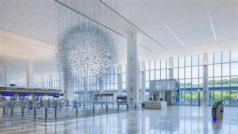 LaGuardia Airport: What It's Like Inside the New Terminal B Building ...