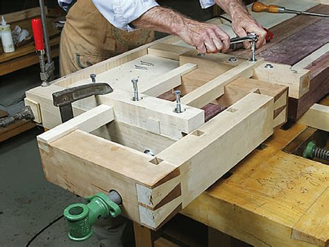 Tail Vise Workbench Purpose Of A Tail Vise Woodworkers Journal