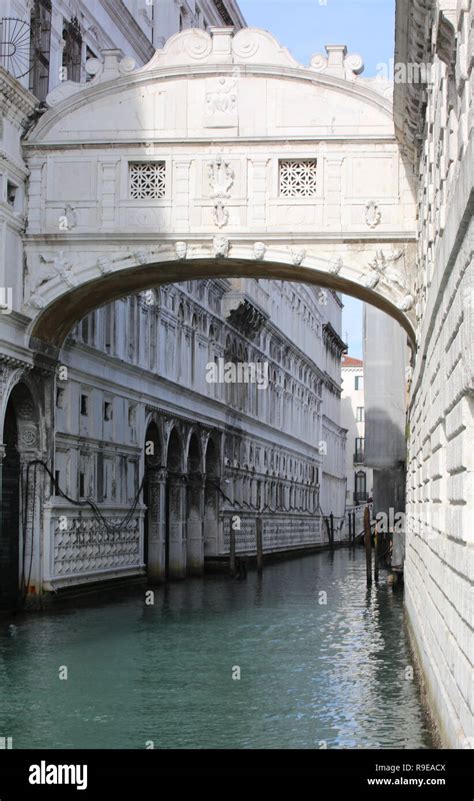 Puente De Los Suspiros Llamada Ponte Dei Sospiri En Italiano En Venecia