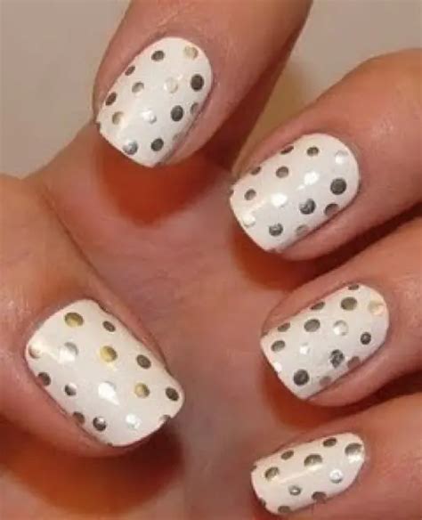 40 Beautiful Polka Dot Nails Nail Trends To Try Right Now