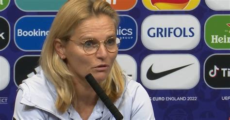 England Trainerin Sarina Wiegman Zeigt Sich Vor Em Finale K Mpferisch