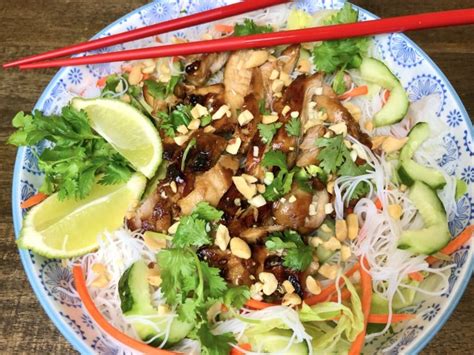 Vietnamese Chicken Noodle Bowls Gf Chow