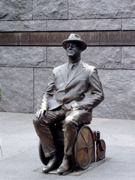 FDR memorial & wheelchair: DSC00160