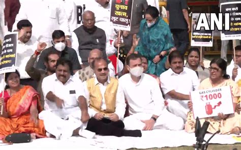 Congress Leaders Stage Protest Against Rising Fuel Prices